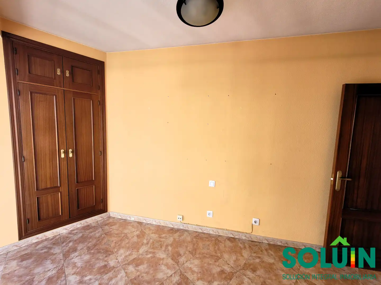 Habitación de Piso en venta en Fuenlabrada con Calefacción, Trastero y Horno