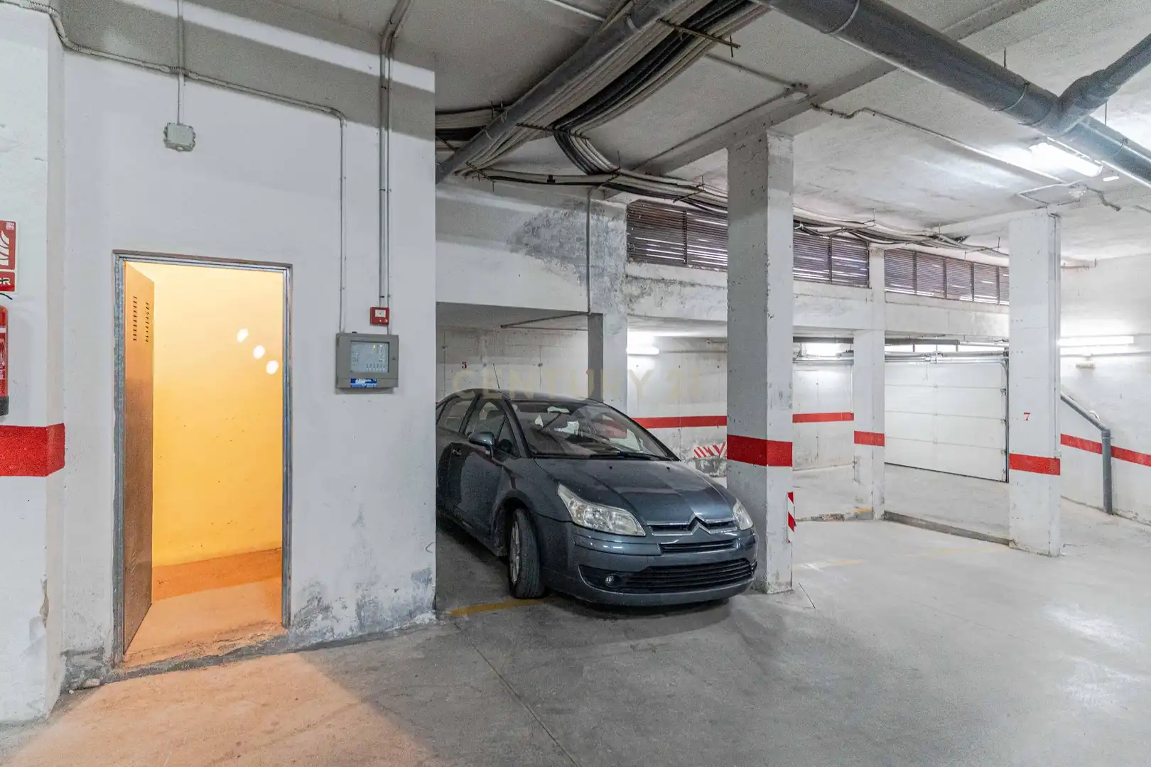 Parkplatz von Wohnungen zum Verkauf in Monachil mit Klimaanlage, Abstellraum und Gemeinschaftspool