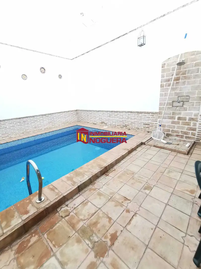 Piscina de Casa o xalet en venda en Écija amb Aire condicionat, Terrassa i Traster