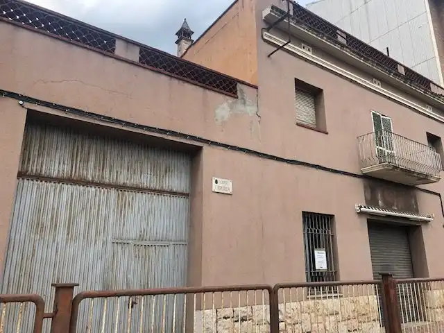 Vista exterior de Residencial en venda en Figueres