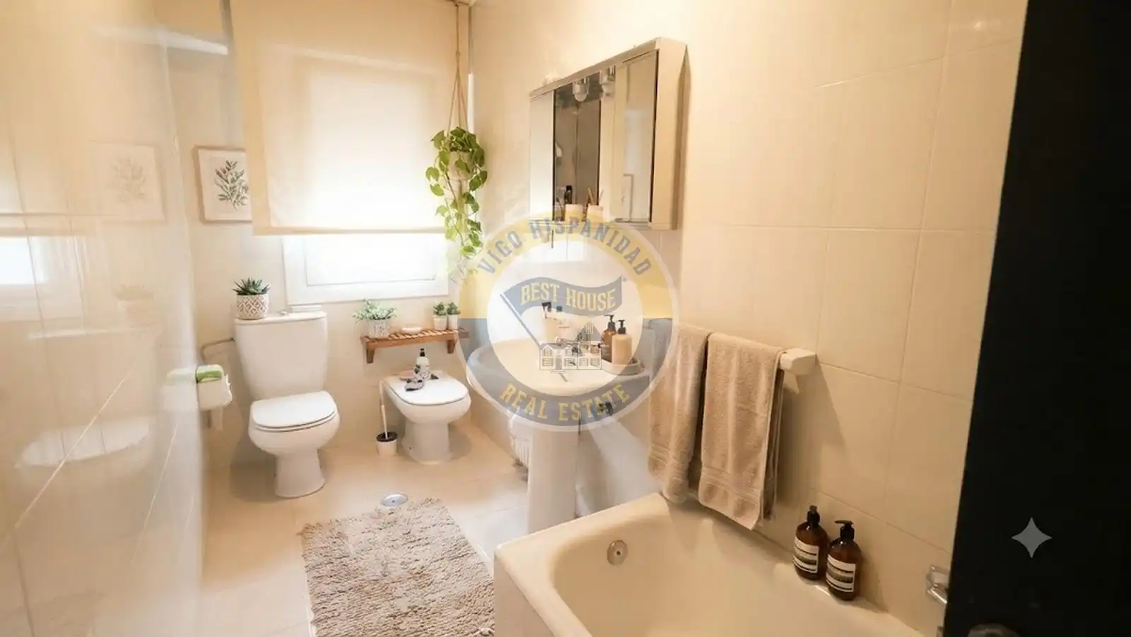 Baño de Casa o chalet en venta en Vigo  con Calefacción y Amueblado