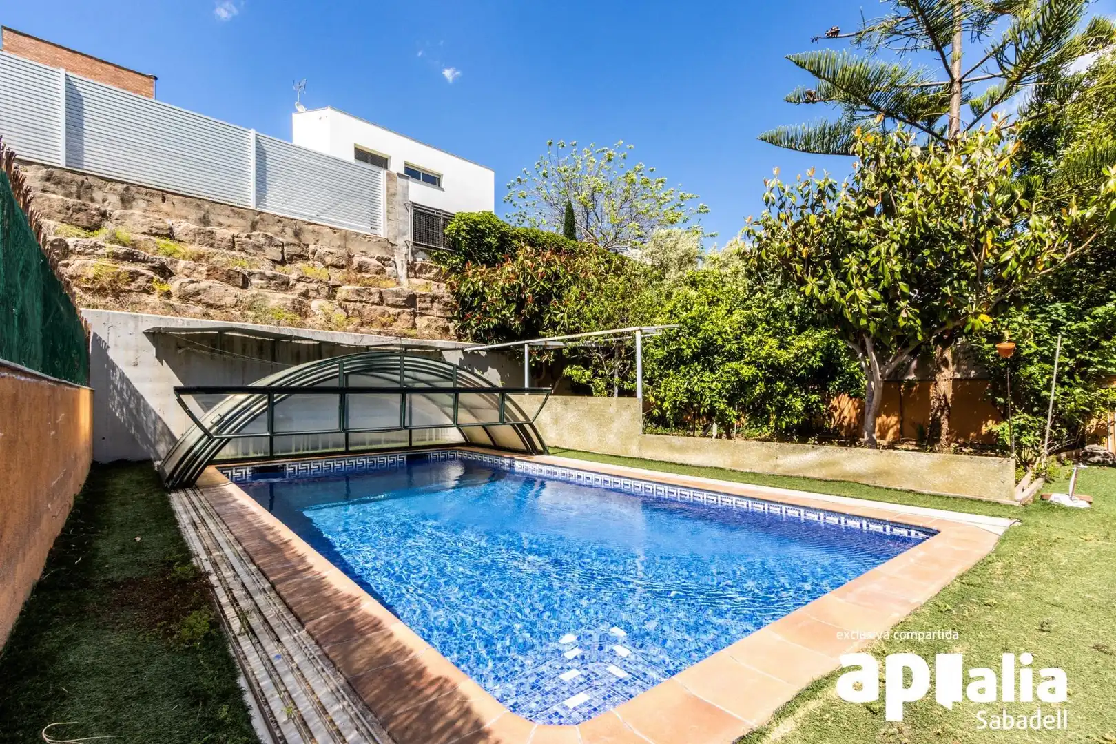 Piscina de Casa o xalet en venda en Castellar del Vallès amb Aire condicionat, Calefacció i Jardí privat