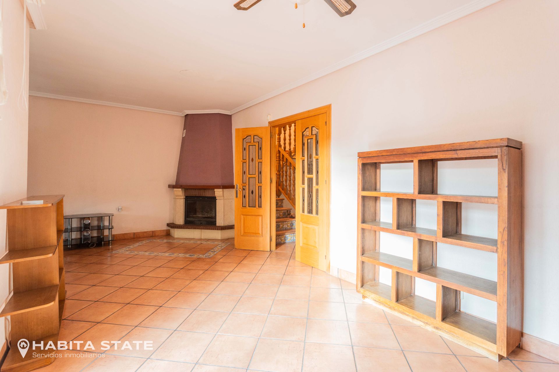 Sala d'estar de Casa adosada en venda en Roquetas de Mar amb Aire condicionat, Jardí privat i Terrassa