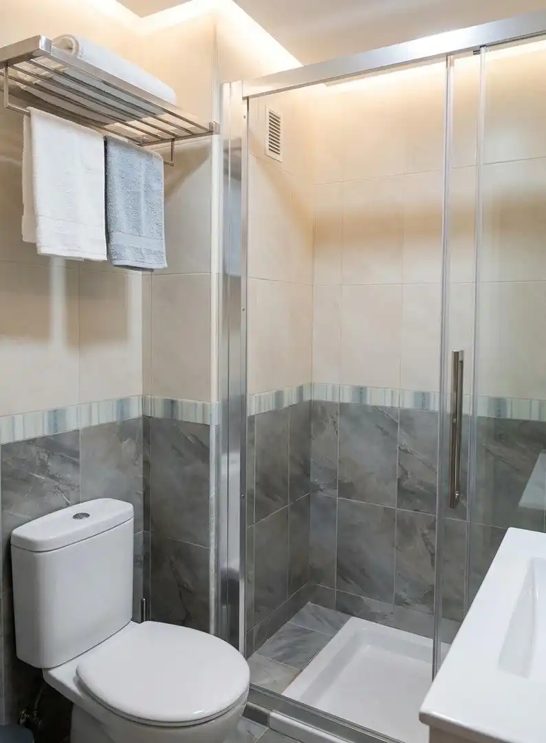 Bathroom of Flat for rent in Málaga  with Air Conditioner, Heating and Terrace