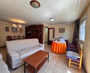 Sala d'estar de Pis en venda en Castellón de la Plana / Castelló de la Plana amb Calefacció, Moblat i Balcó