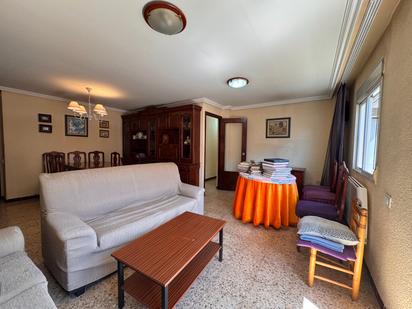Sala d'estar de Pis en venda en Castellón de la Plana / Castelló de la Plana amb Calefacció, Moblat i Balcó