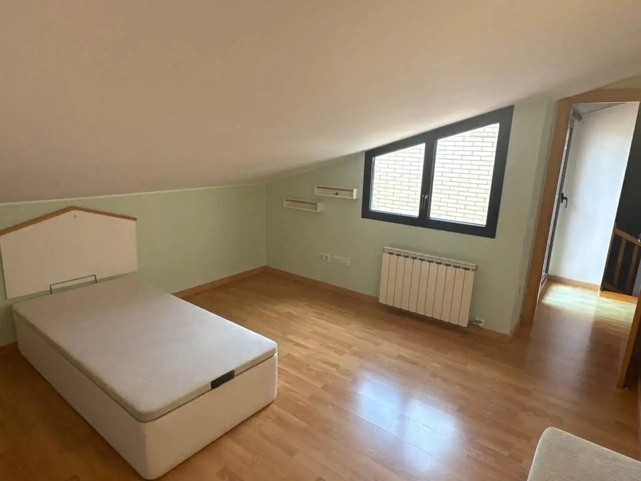 Dormitori de Pis en venda en Binéfar amb Aire condicionat, Calefacció i Parquet