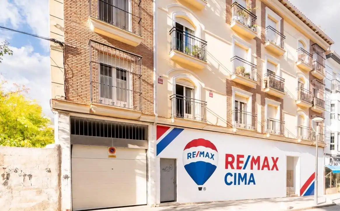 Vista exterior de Piso en venta en Baza, Granada