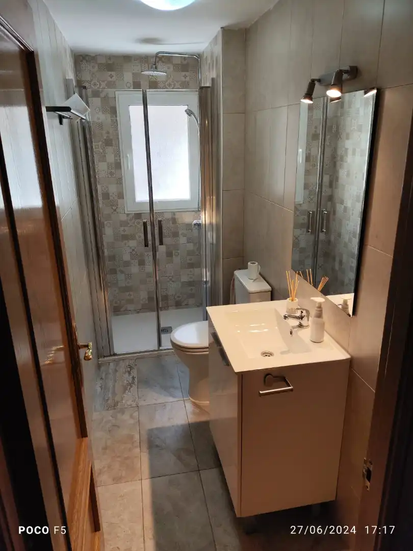 Baño de Piso de alquiler en Zaragoza con Calefacción, Parquet y Amueblado