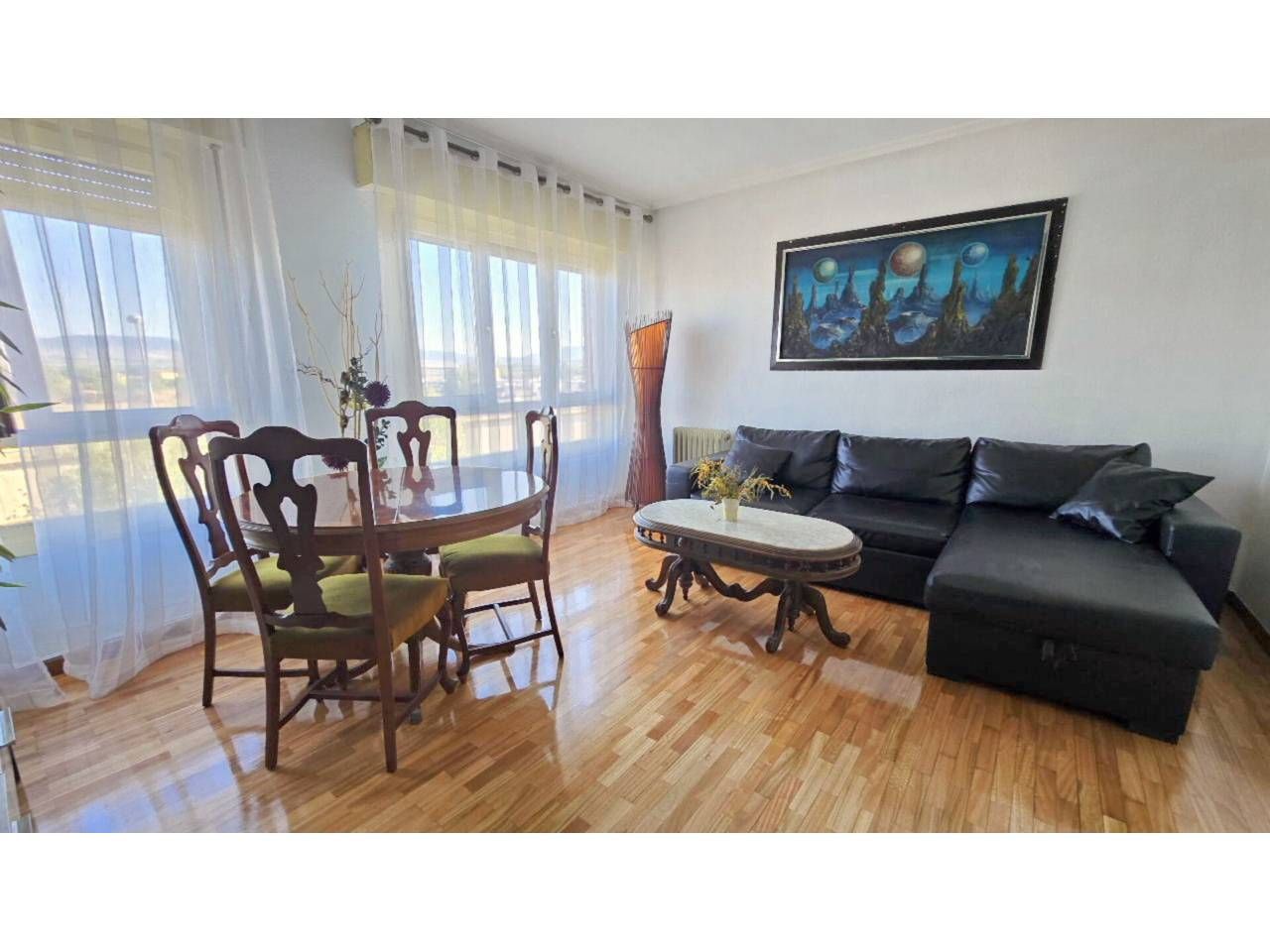 Habitación de Piso de alquiler en  Logroño con Aire acondicionado, Calefacción y Parquet