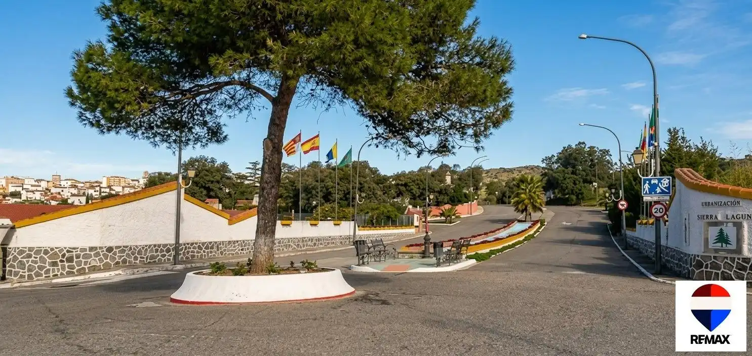 Außenansicht von Wohnungen zum Verkauf in El Castillo de las Guardas mit Klimaanlage, Privatgarten und Möbliert