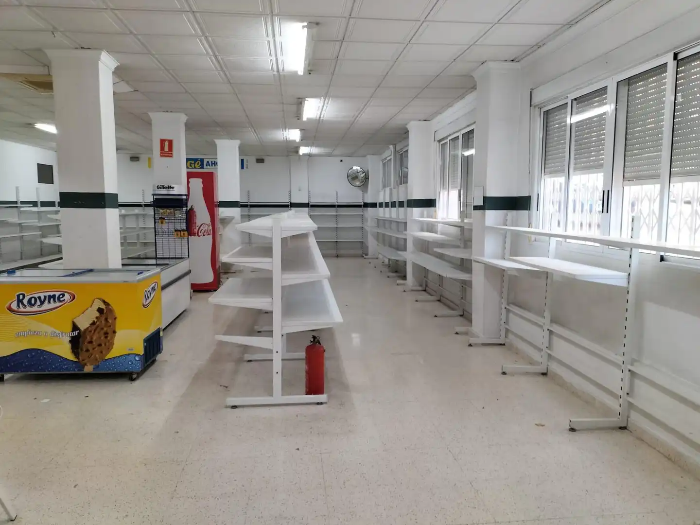 Local comercial en venda a Cox