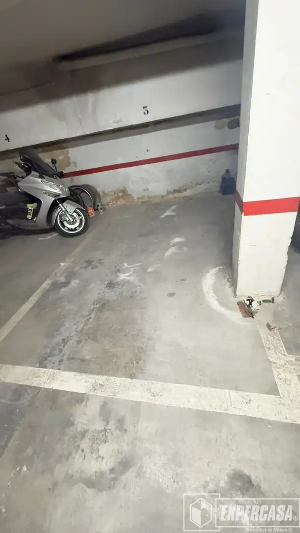 Parkplatz von Garage zum Verkauf in Valencia