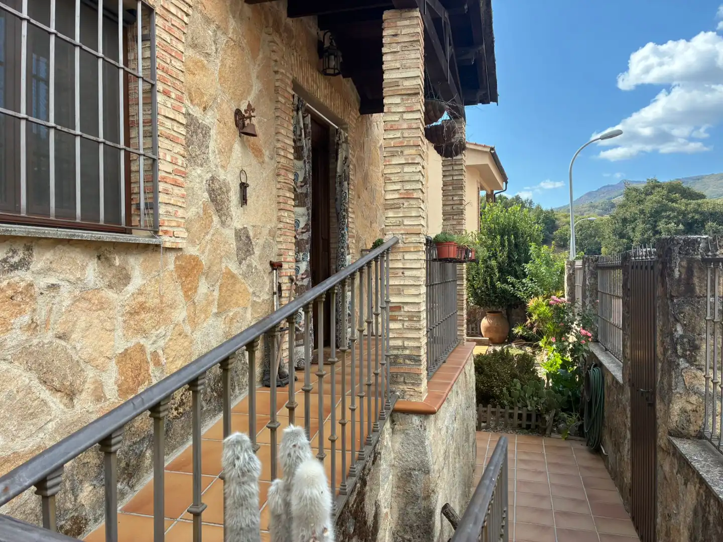 Vista exterior de Finca rústica en venta en Cabezuela del Valle con Calefacción, Jardín privado y Terraza