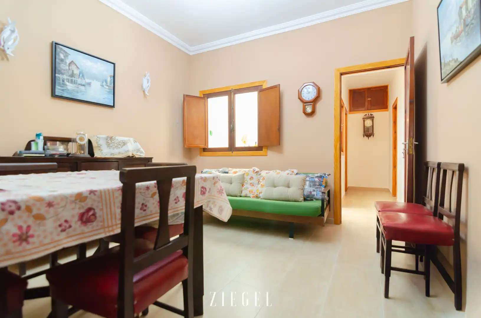 Sala d'estar de Casa o xalet en venda en Las Palmas de Gran Canaria amb Terrassa, Traster i Balcó
