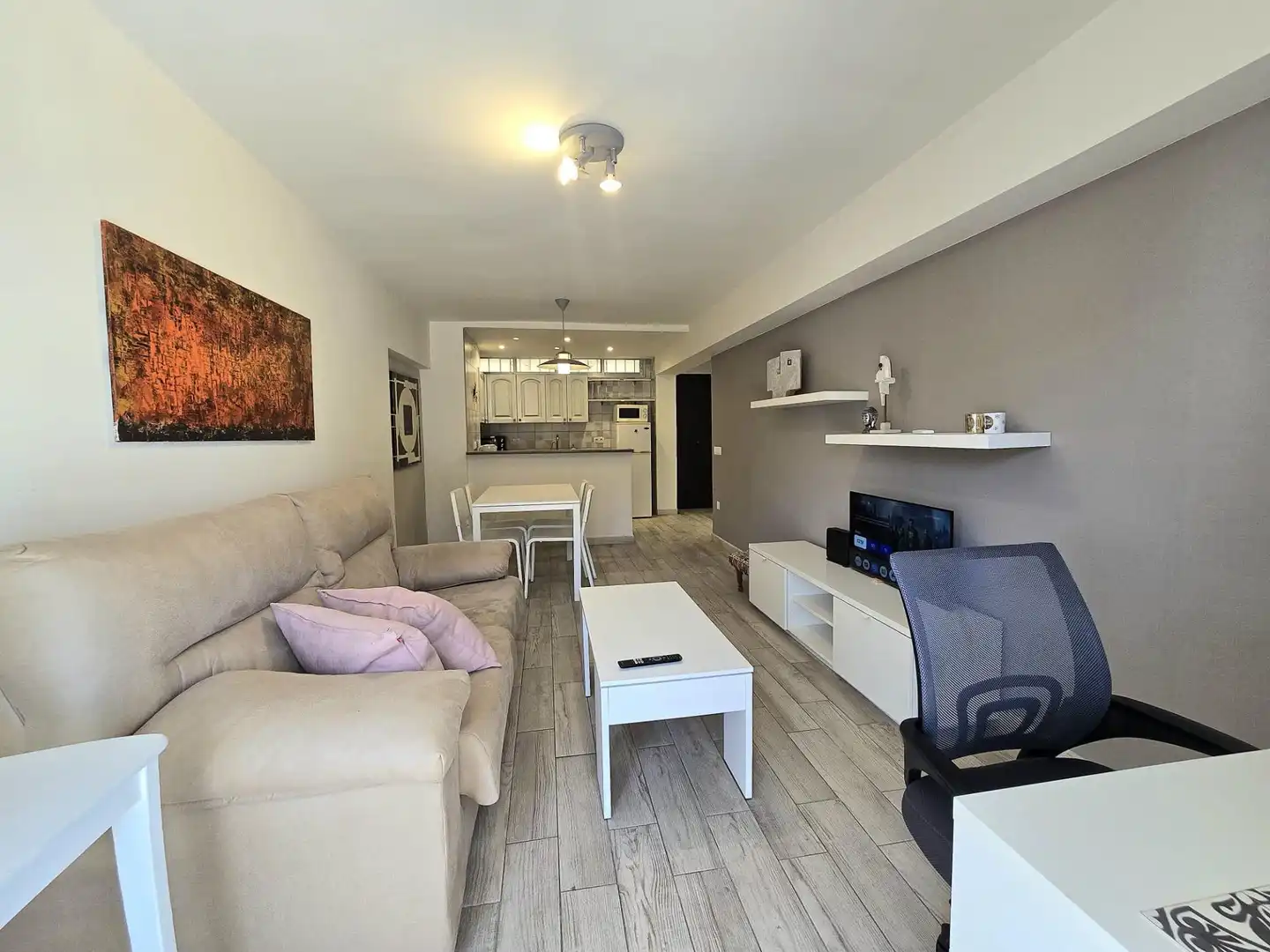 Wohnzimmer von Wohnung zum Verkauf in Benalmádena mit Privatgarten, Möbliert und Gemeinschaftspool