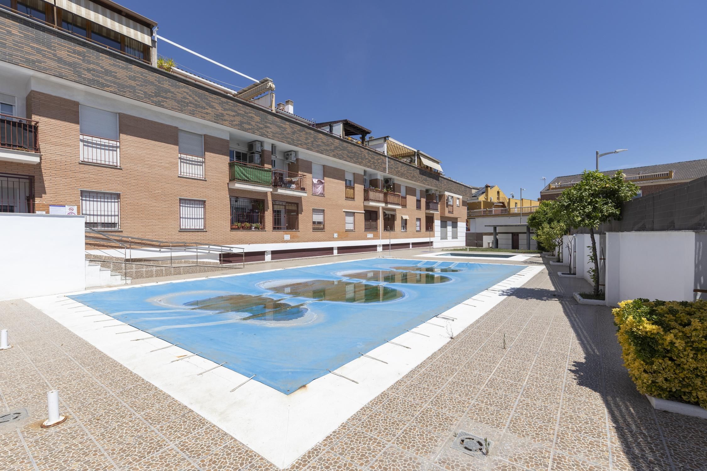 Attic for sale in  Calle Santiago de Compostela , 212, San Cayetano