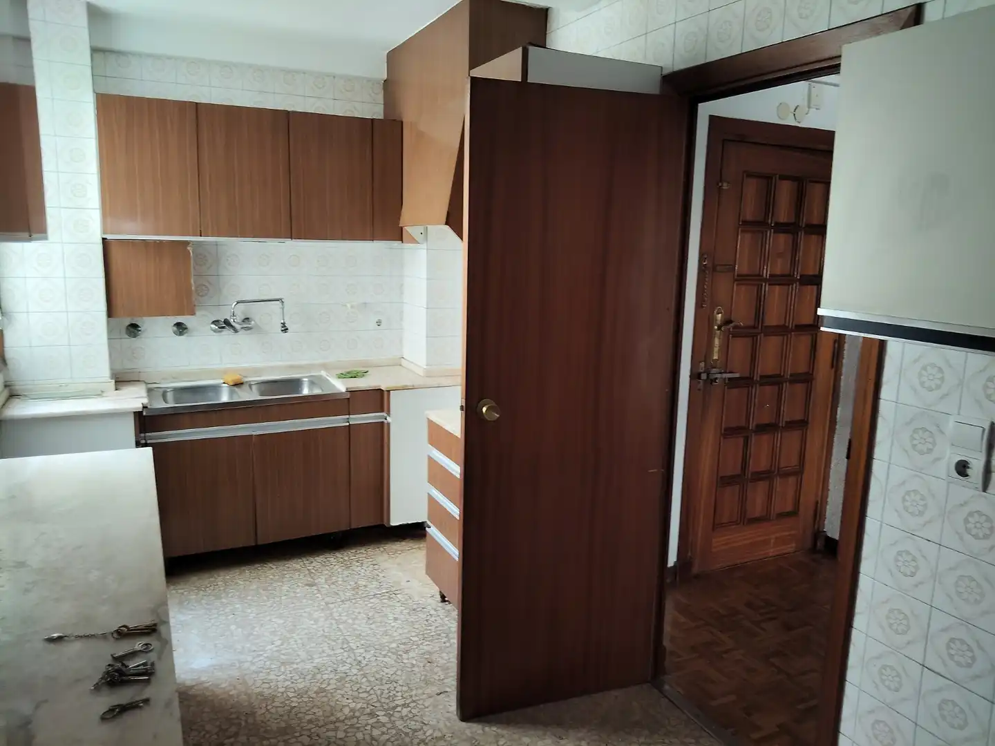 Kitchen of Flat for sale in Zaragoza  with Heating, Parquet flooring and Terrace