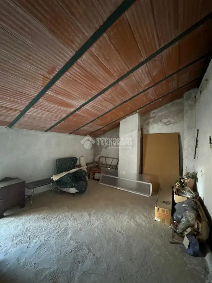 Casa aparellada amb terrassa en venda a Lupión, imagen 34