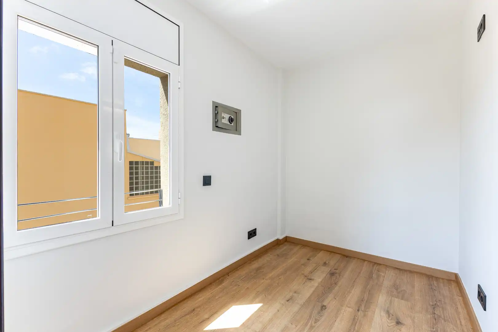 Schlafzimmer von Wohnung zum Verkauf in Barcelona mit Klimaanlage, Heizung und Parkett