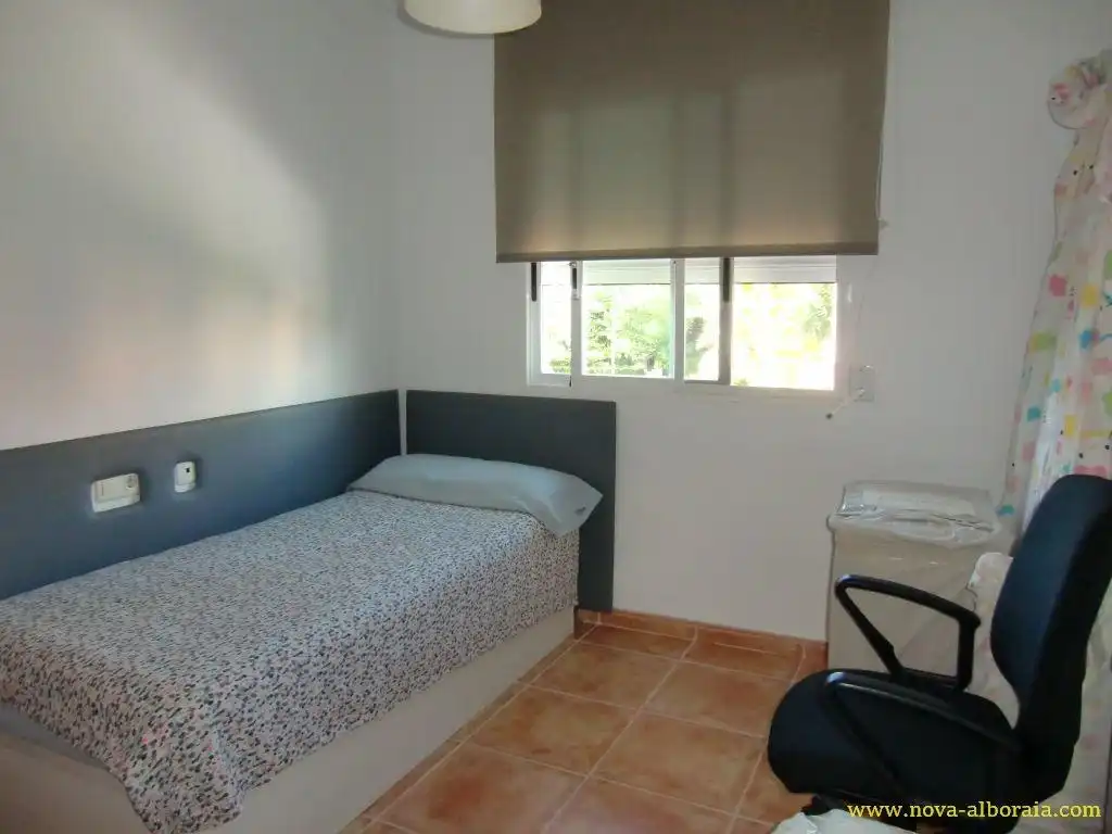 Habitación de Casa adosada en venta en Bétera con Aire acondicionado, Calefacción y Jardín privado