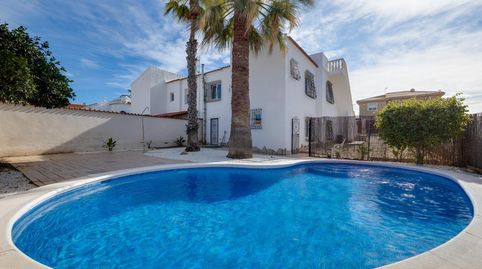 Foto 2 de Casa adosada en venta en Calle C. Velazquez, 39a, Zona Carrefour - Urbanizaciones, Torrevieja