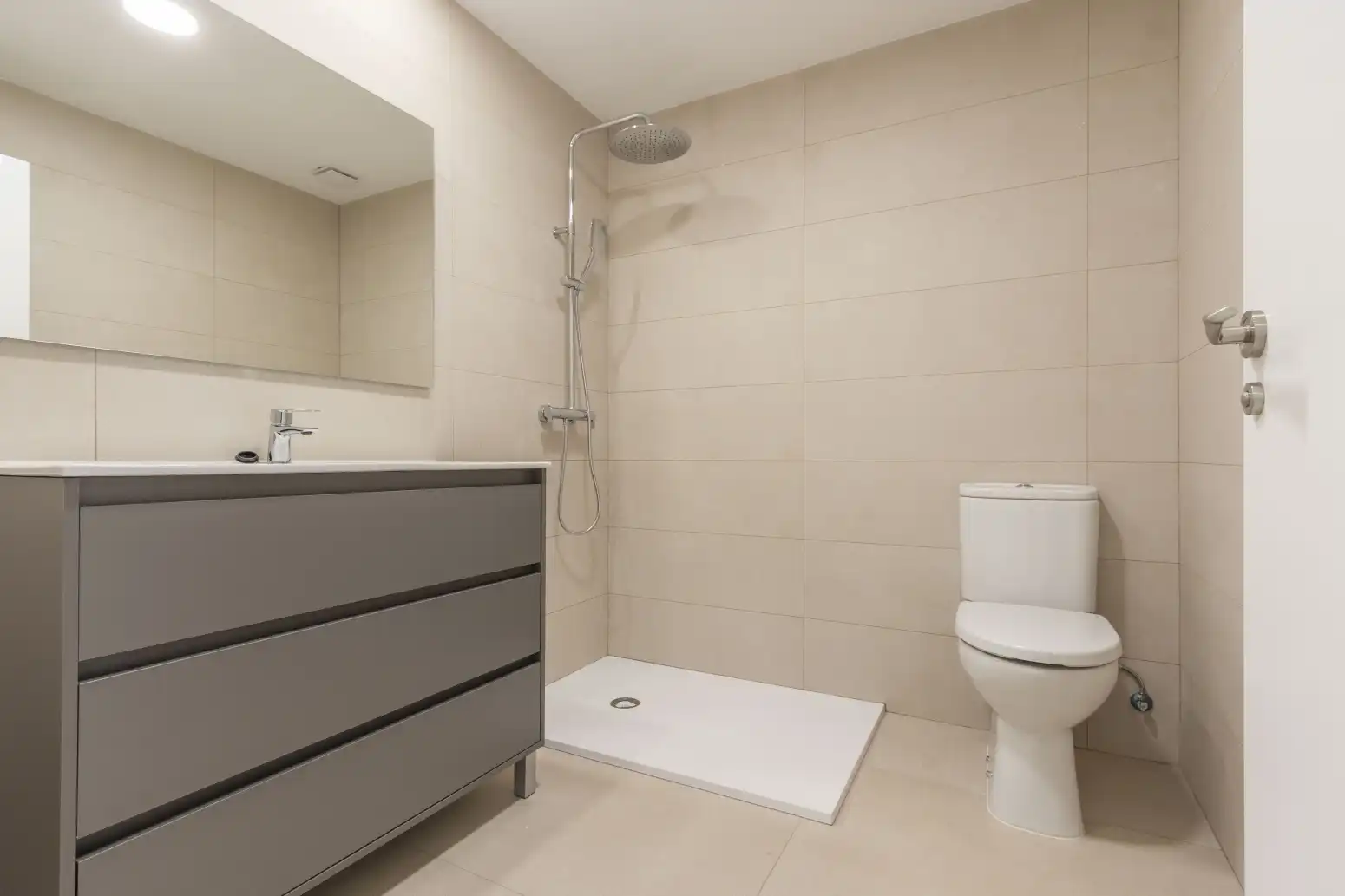 Baño de Piso de alquiler en Foios con Jardín privado y Terraza