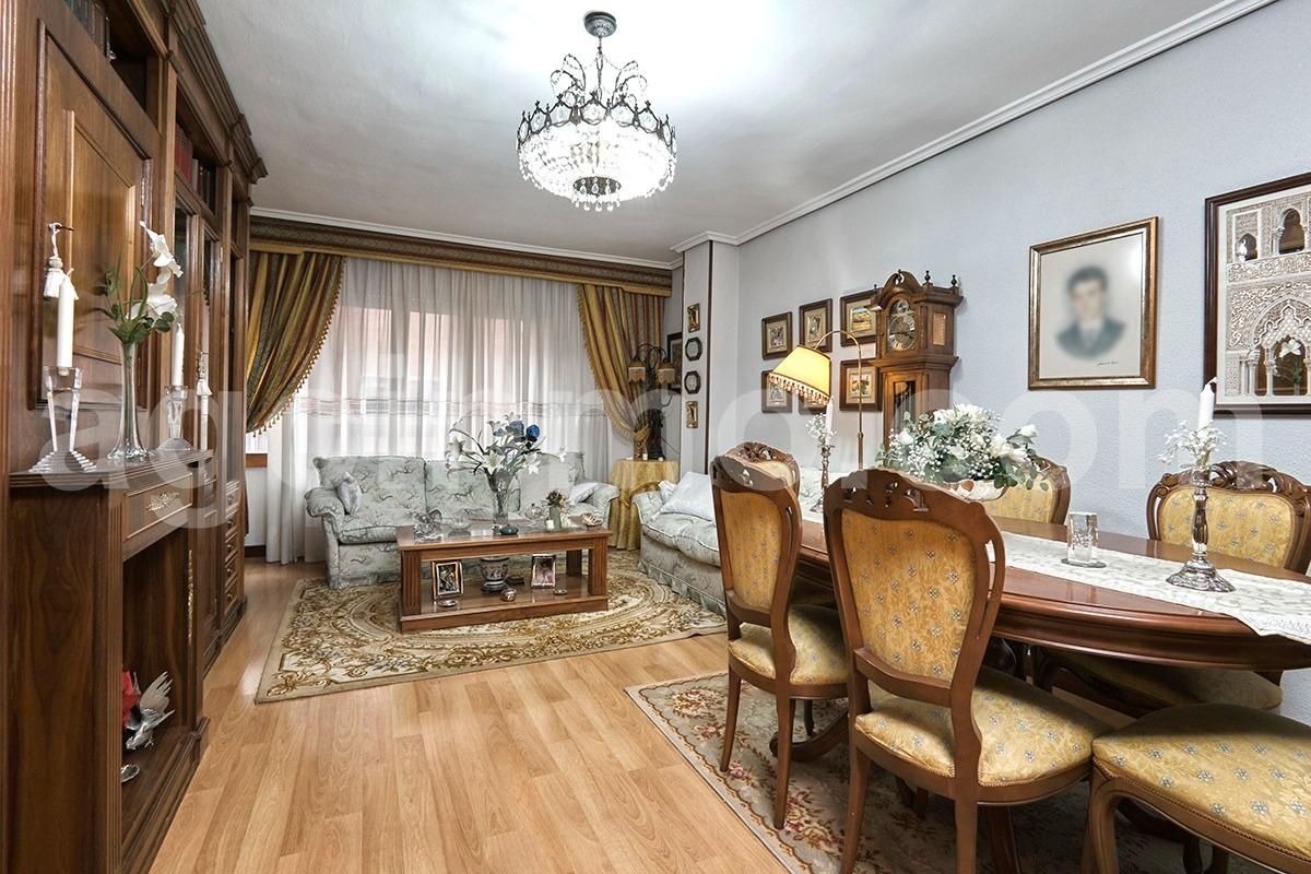 Piso en venta en Calle MACIAS PICAVEA, Centro