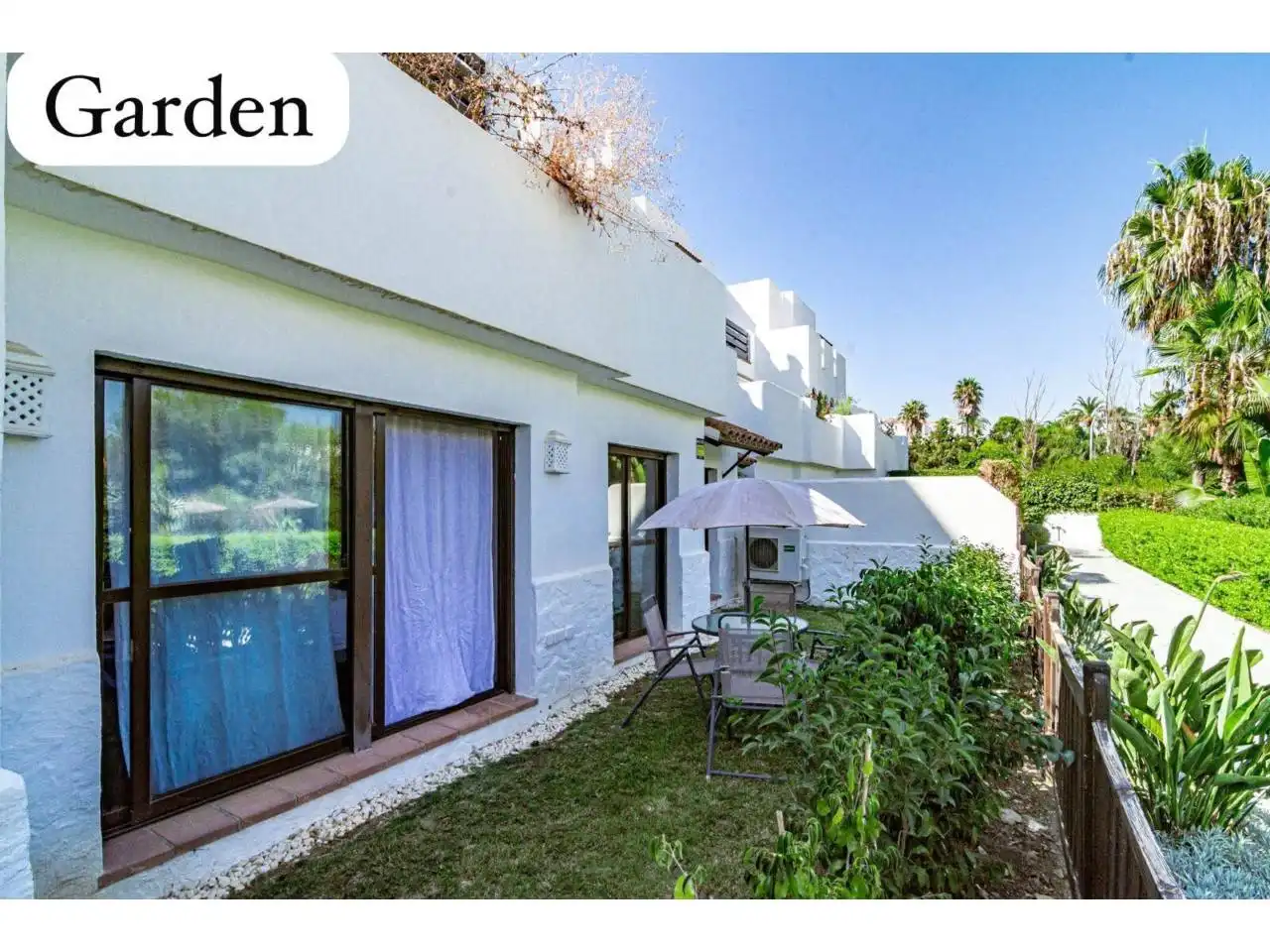 Garden of Flat for sale in Benahavís pueblo