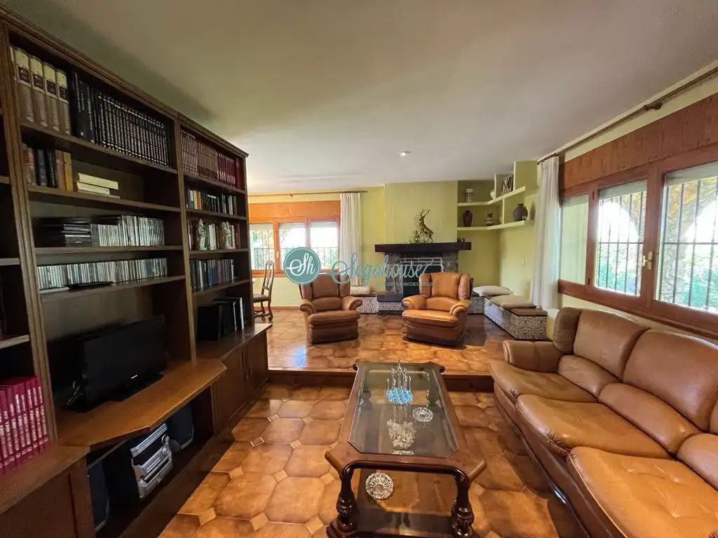 Sala de estar de Casa o chalet en venta en Valverde del Majano con Calefacción, Terraza y Trastero