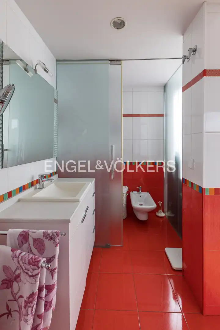 Bathroom of Flat for sale in Madrid  with Heating, Storage room and Furnished