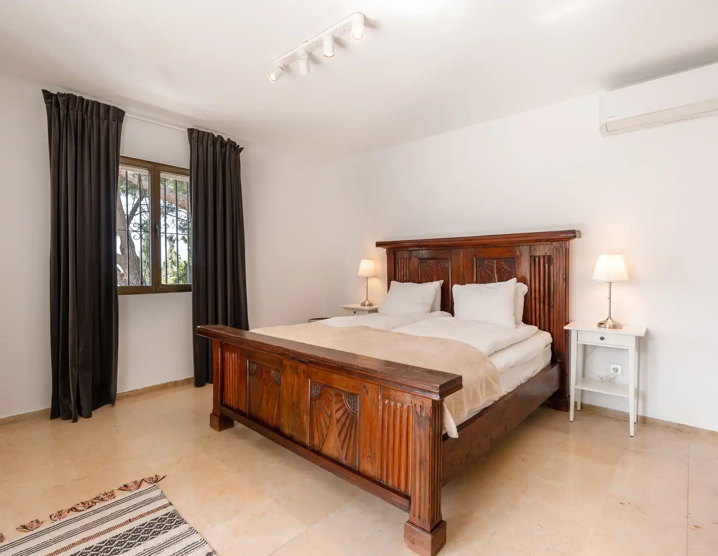 Dormitori de Casa o xalet en venda en Mijas amb Aire condicionat, Jardí privat i Terrassa