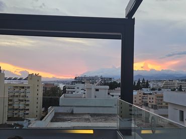 Villa avec balcon à louer à Avenida Bulevar Príncipe Alfonso de Hohenlohe
