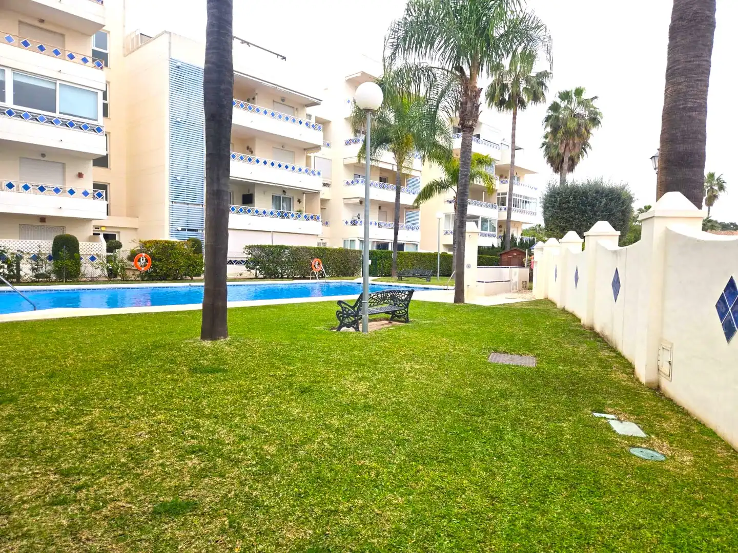 Piscina de Piso en venta en Marbella con Aire acondicionado, Jardín privado y Terraza