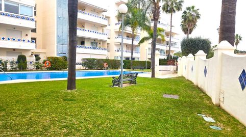 Foto 2 de Piso en venta en Avenida Jacaranda, 74, Las Chapas - Alicate Playa, Marbella