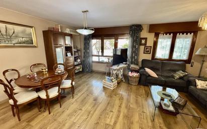 Living room of Flat for sale in  Zaragoza Capital  with Air Conditioner, Heating and Terrace