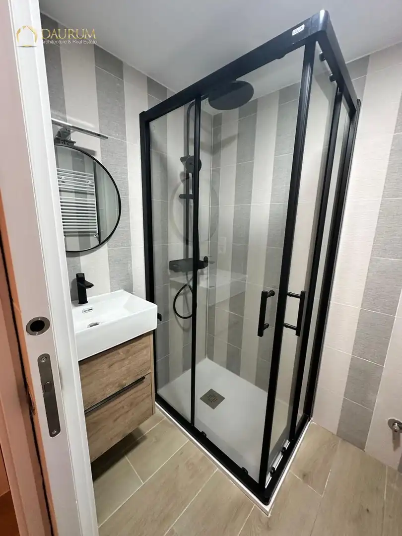 Badezimmer von Wohnung zum Verkauf in Madrid mit Klimaanlage, Heizung und Terrasse