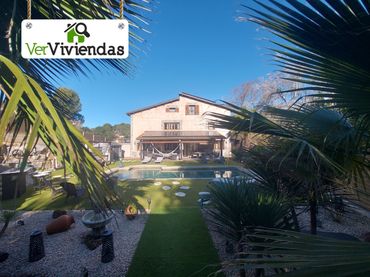 Casa con piscina in vendita a Passatge dels Castanyers 3