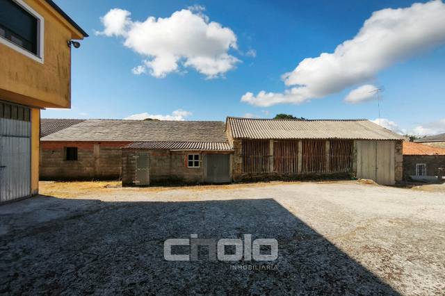 Casa-chalet en Venta en Friol