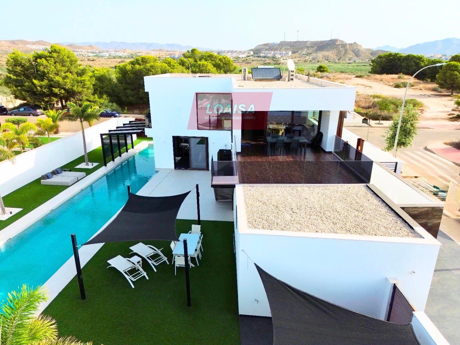 Vista exterior de Casa o xalet en venda en Vera amb Aire condicionat, Calefacció i Terrassa