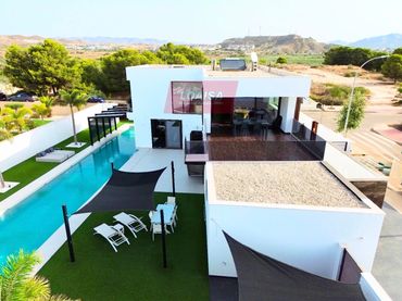 Villa con piscina in vendita a N/A