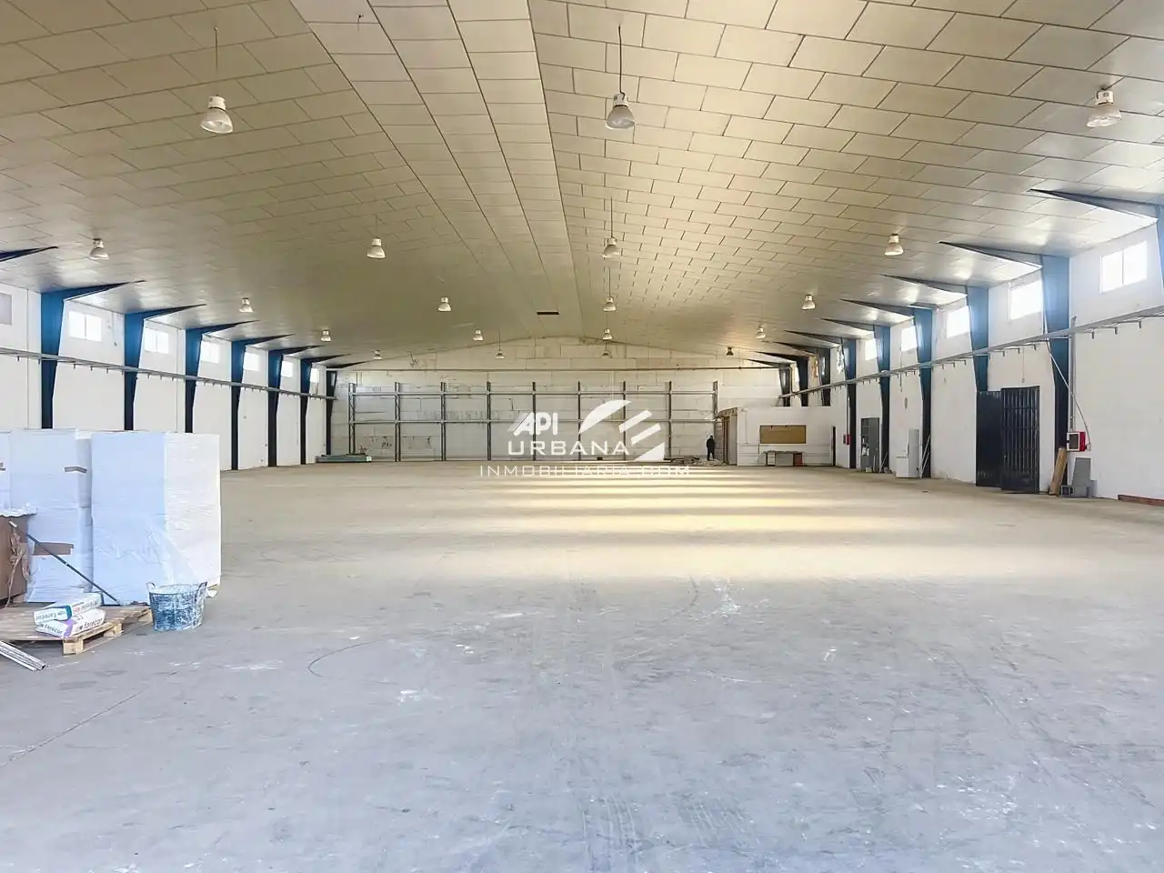 Nave industrial en venta en Las Vegas - Campoaras