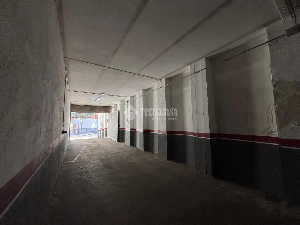 Einzelparkplatz zum Verkauf in Av. de la Constitución, imagen 3