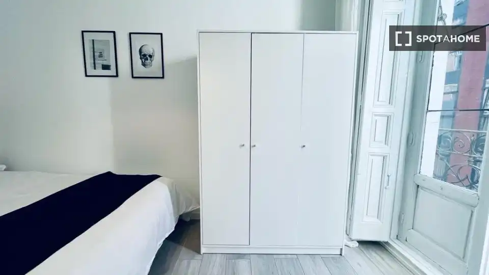 Bedroom of Flat for share in Madrid  with Air Conditioner, Heating and Terrace