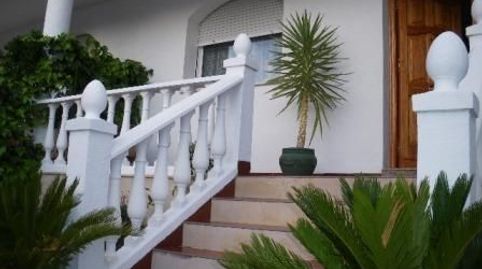 Chalet situado en municipio de peñarroya pueblonuevo en la urbanización el Rumuer de nueva construcción compuesto por: 5 dormitori