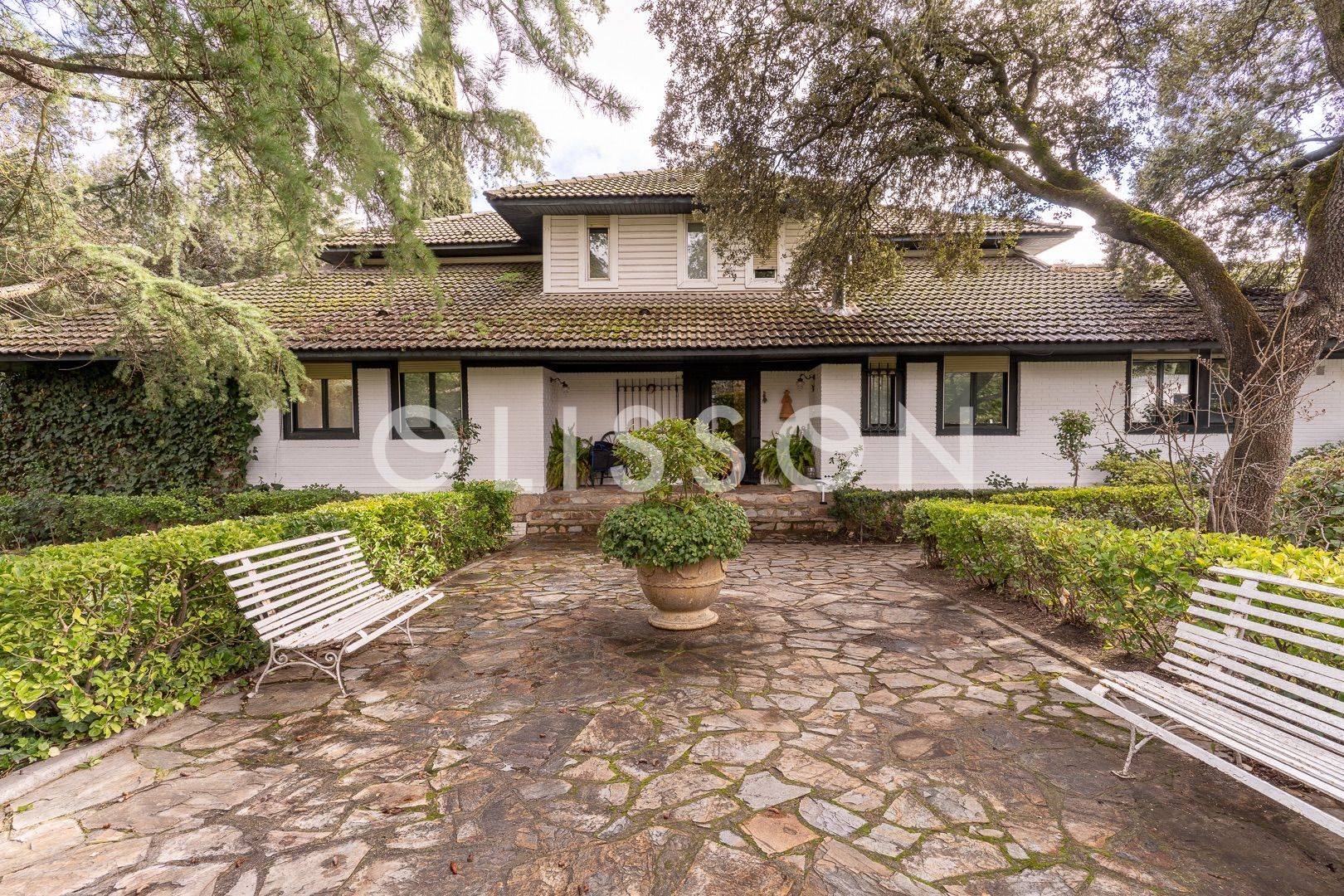 Vista exterior de Casa o xalet en venda en La Moraleja amb Calefacció, Jardí privat i Terrassa