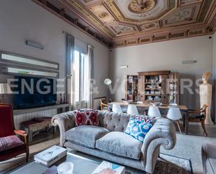 Sala d'estar de Pis de lloguer en  Barcelona Capital amb Terrassa i Balcó