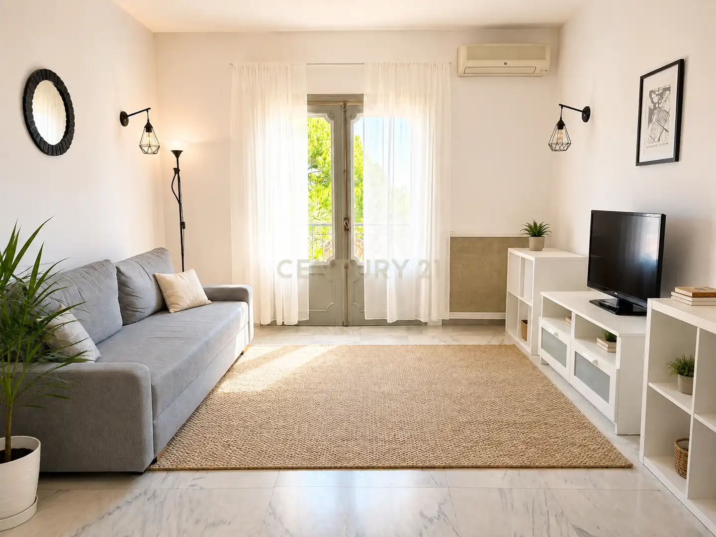 Wohnzimmer von Wohnungen zur Miete in Benalmádena mit Klimaanlage, Privatgarten und Schwimmbad