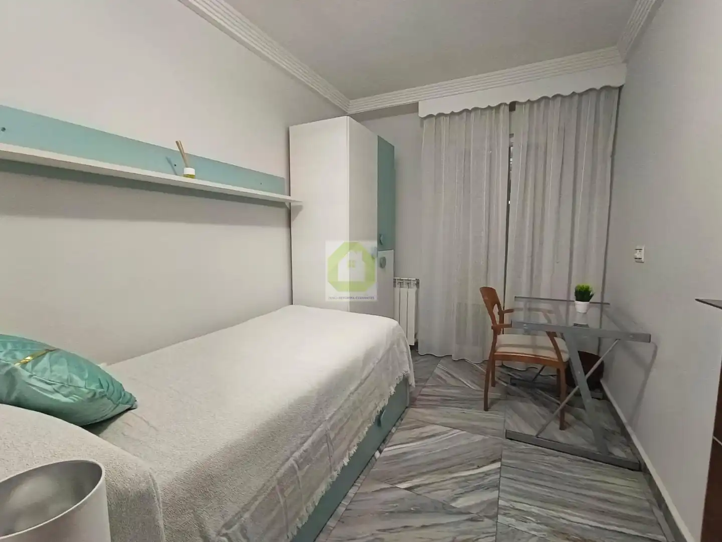 Bedroom of Flat for share in Granada  with Furnished and Balcony