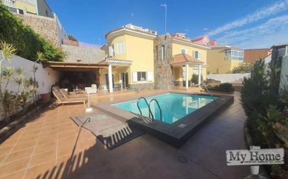 Exterior view of House or chalet for sale in San Bartolomé de Tirajana  with Terrace, Storage room and Swimming Pool